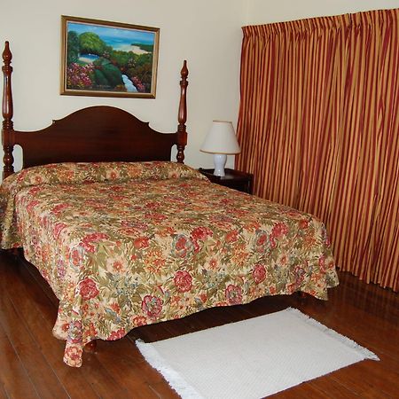 Inn At Shaw Park Gardens & Waterfalls 奥乔里奥斯 外观 照片