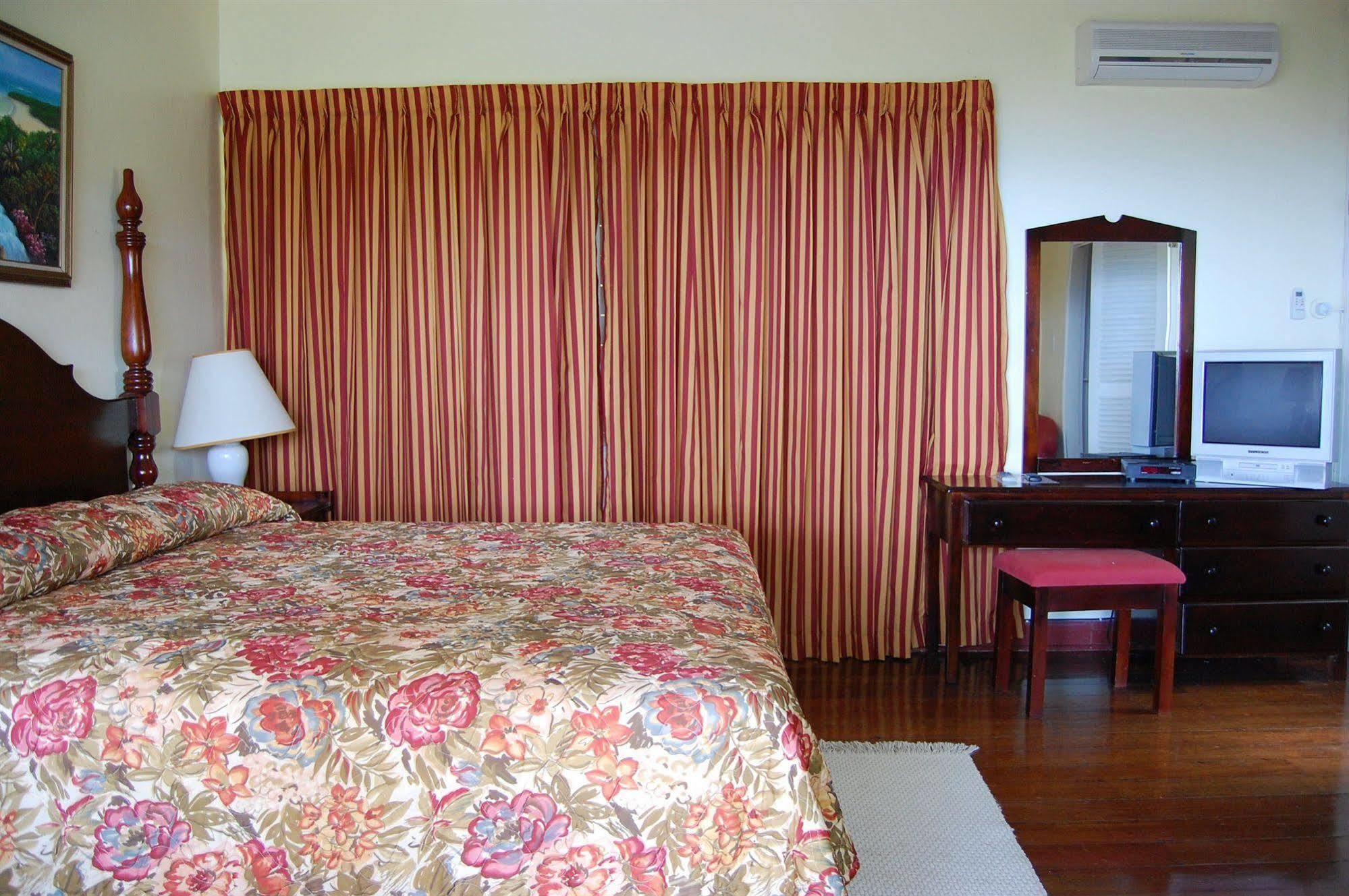 Inn At Shaw Park Gardens & Waterfalls 奥乔里奥斯 外观 照片